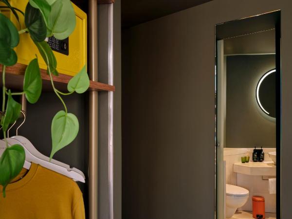 Max Brown Hotel 5th District, part of Sircle Collection - formerly Pentahotel Vienna : photo 6 de la chambre medium room