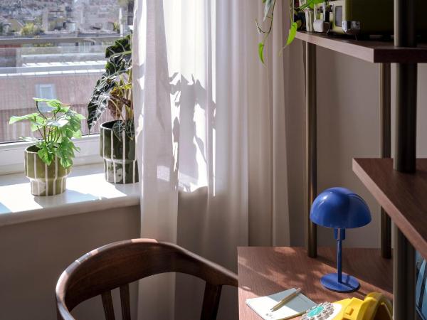 Max Brown Hotel 5th District, part of Sircle Collection - formerly Pentahotel Vienna : photo 7 de la chambre chambre spacieuse