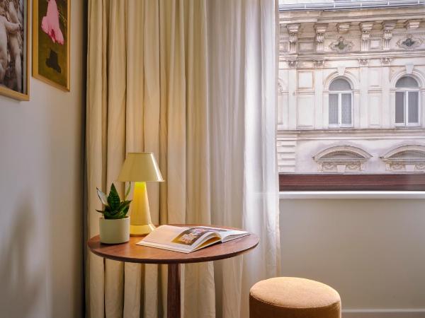 Max Brown Hotel 5th District, part of Sircle Collection - formerly Pentahotel Vienna : photo 8 de la chambre extra large room