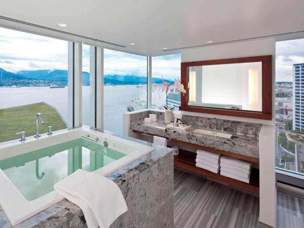 Fairmont Pacific Rim : photo 1 de la chambre chambre lit king-size ofuro signature 
