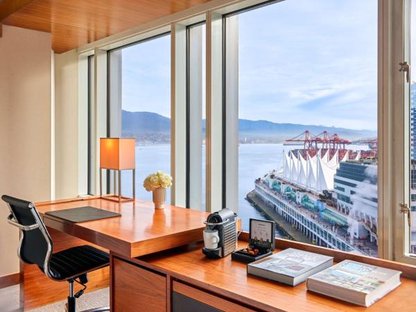 Fairmont Pacific Rim : photo 4 de la chambre chambre lit king-size ofuro signature 