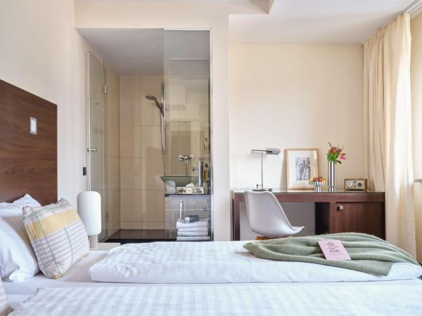 Flemings Hotel München-Schwabing : photo 1 de la chambre chambre double confort plus avec vue sur le jardin