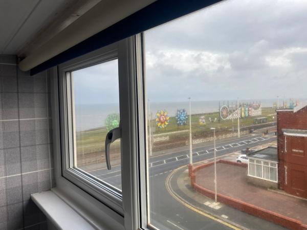 The Fossil Tree Hotel : photo 10 de la chambre chambre double - vue partielle sur mer.