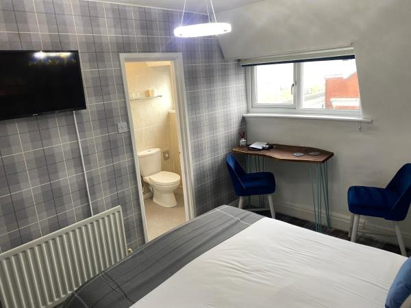 The Fossil Tree Hotel : photo 6 de la chambre chambre double - vue partielle sur mer.