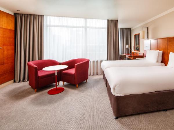 Mercure Cardiff Holland House Hotel & Spa : photo 2 de la chambre chambre double ou lits jumeaux classique