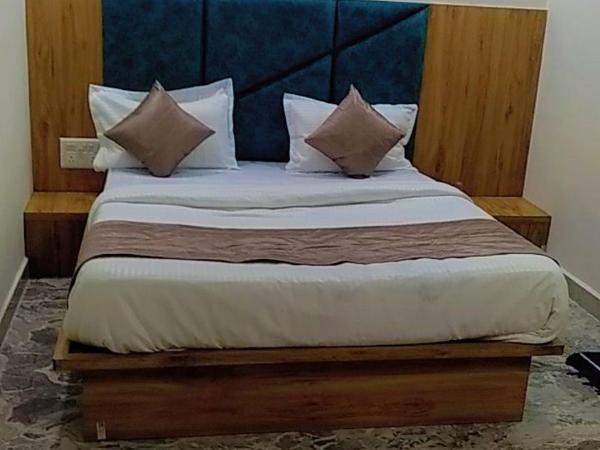 Hotel Sunrise Rooms : photo 2 de la chambre chambre double avec salle de bains privative