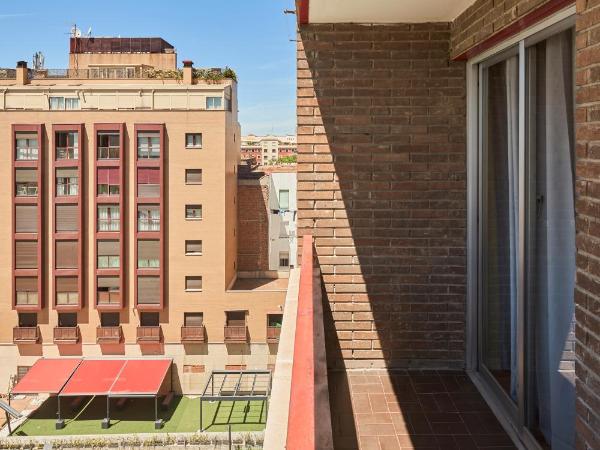 Apartamentos Juan Bravo : photo 3 de la chambre studio avec terrasse