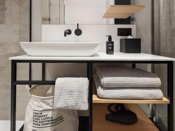 Stay KooooK Geneva City - Online Check In NEW OPENING : photo 4 de la chambre studio