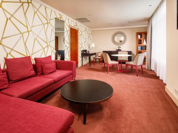 Mercure Cardiff Holland House Hotel & Spa : photo 2 de la chambre suite de luxe avec vue sur la ville
