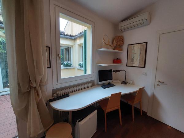 B&B Griffoni 7 : photo 4 de la chambre grande chambre double