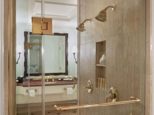 Caesars Palace Hotel & Casino : photo 4 de la chambre suite lit king-size premium palace