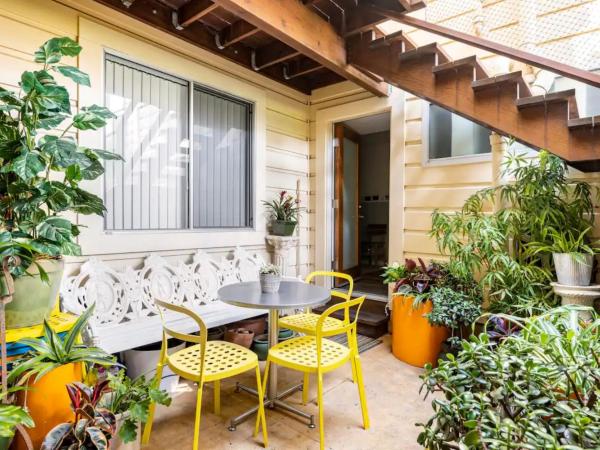 San Fran Zanadu - Private Garden Suite : photo 5 de la chambre appartement 1 chambre avec jardin