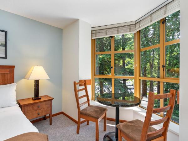 Cascade Lodge : photo 7 de la chambre chambre lit queen-size - vue sur jardin