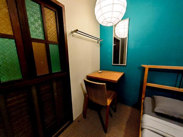 The Cottage Stay - self check-in : photo 5 de la chambre chambre triple Économique avec salle de bains commune