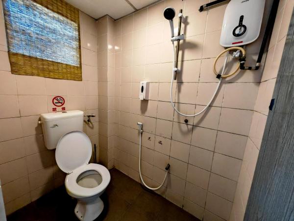 The Cottage Stay - self check-in : photo 6 de la chambre chambre double standard avec salle de bains commune