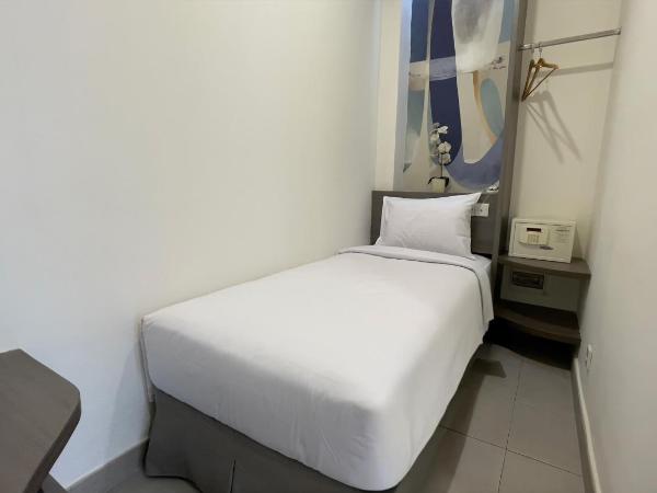 Hotel 88 Kedoya Jakarta : photo 2 de la chambre chambre simple Économique