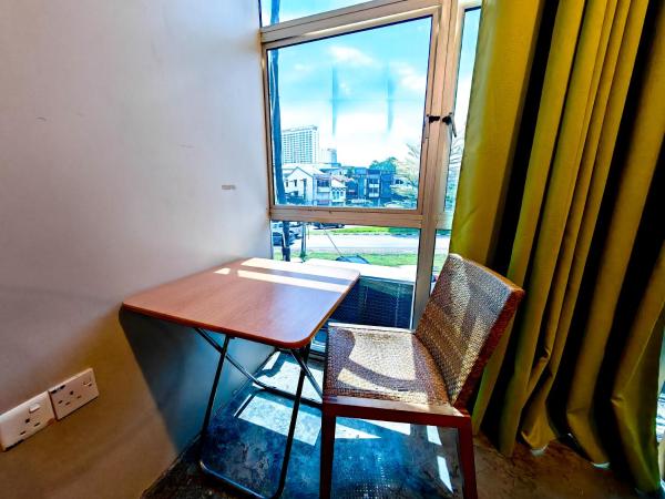 The Cottage Stay - self check-in : photo 5 de la chambre chambre quadruple Économique avec salle de bains commune