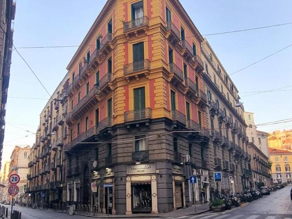 Bed morelli 49 , chiaia : photo 2 de la chambre chambre double avec salle de bains privative extérieure