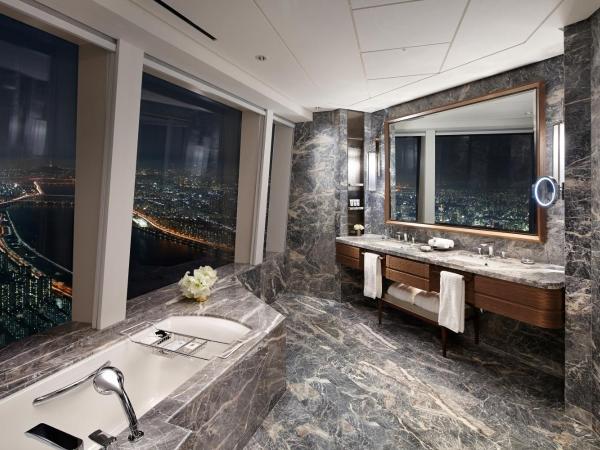 Signiel Seoul : photo 3 de la chambre premier suite double river view & scenic bath