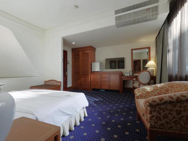 The Jesselton Hotel : photo 1 de la chambre chambre lit king-size de luxe 