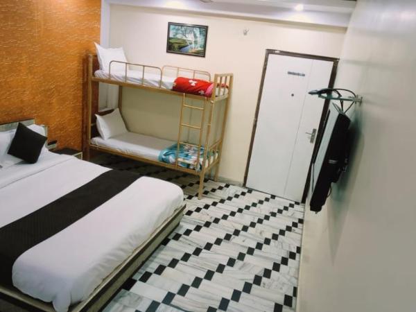 HOTEL HAYAT RESIDENCY : photo 2 de la chambre chambre familiale