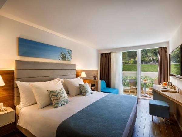 Valamar Bellevue Resort : photo 1 de la chambre  chambre supérieure pour 2+1 personnes