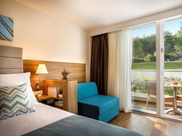 Valamar Bellevue Resort : photo 4 de la chambre  chambre supérieure pour 2+1 personnes