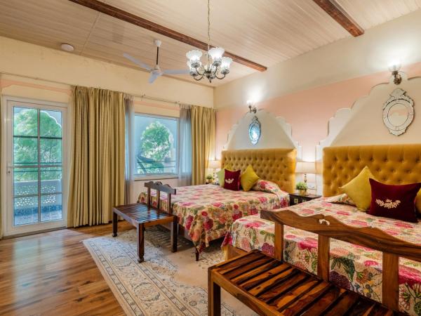 Dera Rawatsar - Heritage Hotel : photo 6 de la chambre superior double room with full day use of private car with chauffeur.