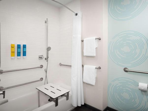 Tru By Hilton Jacksonville Airport : photo 3 de la chambre chambre avec 2 lits queen-size - accessible aux personnes à mobilité réduite