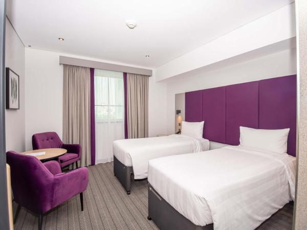 Premier Inn Dubai International Airport : photo 1 de la chambre new style twin room -non smoking- free dxb airport shuttle every 30min to t1&3