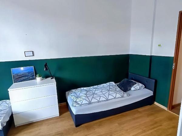 Hostel Stawowa : photo 2 de la chambre chambre triple avec salle de bains commune