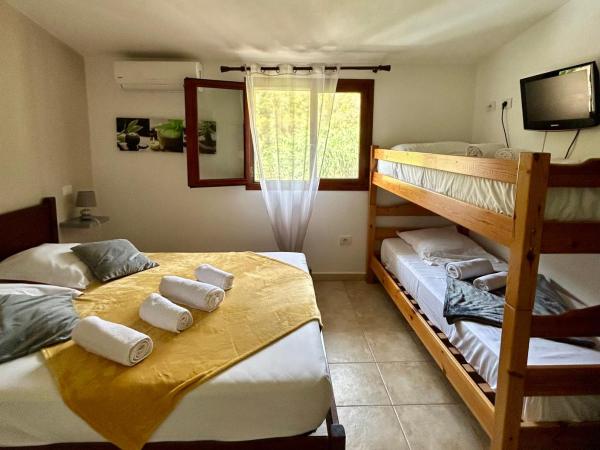 AUBERGE DE CANNEDDA : photo 4 de la chambre chambre quadruple confort