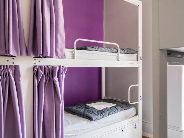 Purple Nest Hostel : photo 1 de la chambre lit simple dans dortoir mixte avec salle de bains privative (8 adultes)