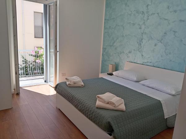 Soggiorno Isola Milano : photo 5 de la chambre chambre double avec salle de bains privative