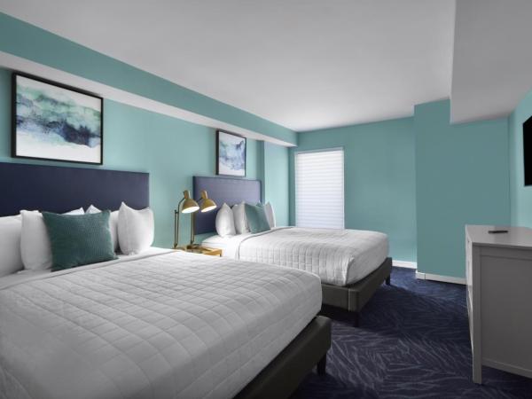 Crown Reef Beach Resort and Waterpark : photo 8 de la chambre suite lit king-size - vue sur mer