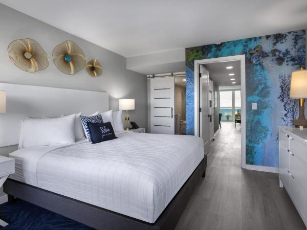 Crown Reef Beach Resort and Waterpark : photo 7 de la chambre suite lit king-size - vue sur mer