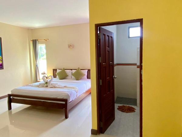 Lanta Just Come Hotel : photo 9 de la chambre chambre double avec salle de bains