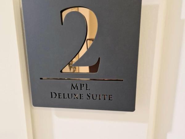 En-suites Suites - Leeds City Retreat with Kitchenette- LGI Hospital- University - Contractors - Short Stays : photo 8 de la chambre chambre double deluxe avec douche