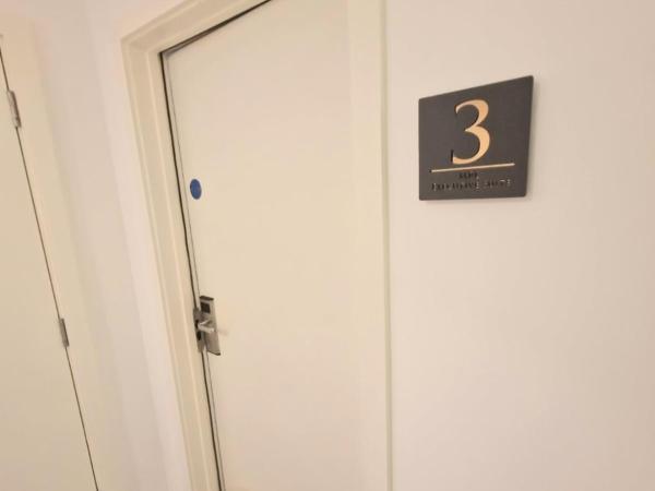 En-suites Suites - Leeds City Retreat with Kitchenette- LGI Hospital- University - Contractors - Short Stays : photo 2 de la chambre chambre double avec salle de bains privative