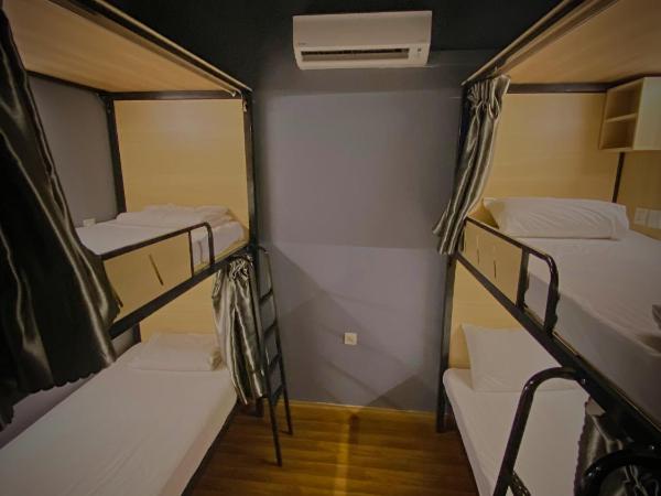 Travelogue Guest House : photo 2 de la chambre lit dans dortoir pour femmes de 4 lits