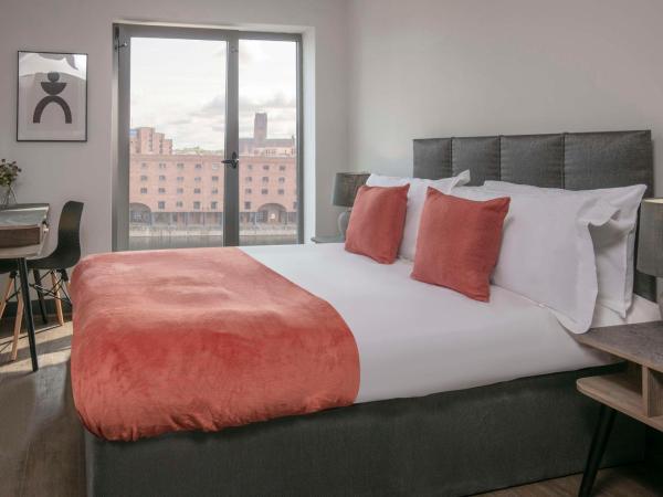 Dockside Aparthotel, Best Western Signature Collection : photo 2 de la chambre one-bedroom apartment with one double bed and sofa bed - walk-in shower/non-smoking