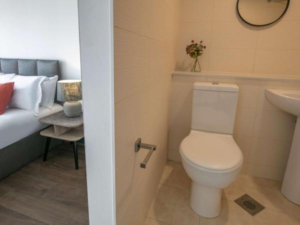 Dockside Aparthotel, Best Western Signature Collection : photo 4 de la chambre two-bedroom apartment with two double beds and sofa bed - walk-in shower/non-smoking