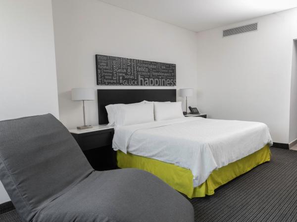 Holiday Inn Express & Suites Puebla Angelopolis, an IHG Hotel : photo 3 de la chambre suite affaires – non-fumeurs