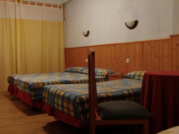 Hostal La Torre : photo 1 de la chambre chambre triple