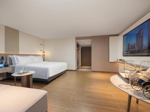 Sunflower Hotel & Residence, Shenzhen : photo 3 de la chambre view sleep king bedroom（healthy sleep-conducive oxygen bar，landmark view）