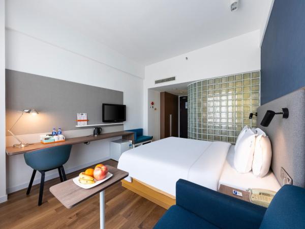 Holiday Inn Express Suzhou Changjiang, an IHG Hotel : photo 3 de la chambre chambre lit queen-size standard - vue sur ville