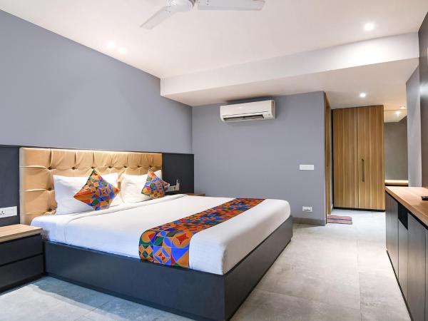 FabHotel Prime The Water View Residency : photo 2 de la chambre suite