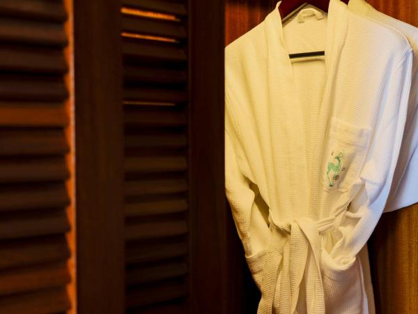 Luhuitou State Guesthouse & Resort : photo 5 de la chambre chambre lit king-size supérieure - vue sur océan