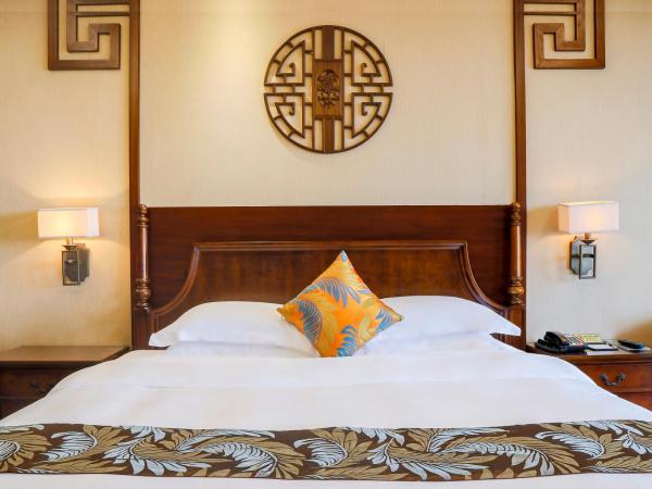 Luhuitou State Guesthouse & Resort : photo 2 de la chambre chambre lit king-size supérieure - vue sur océan