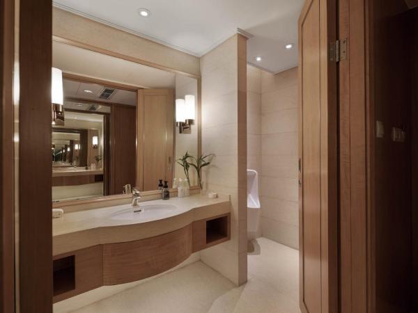 Grand Scent Hotel : photo 2 de la chambre suite deluxe avec lit king-size